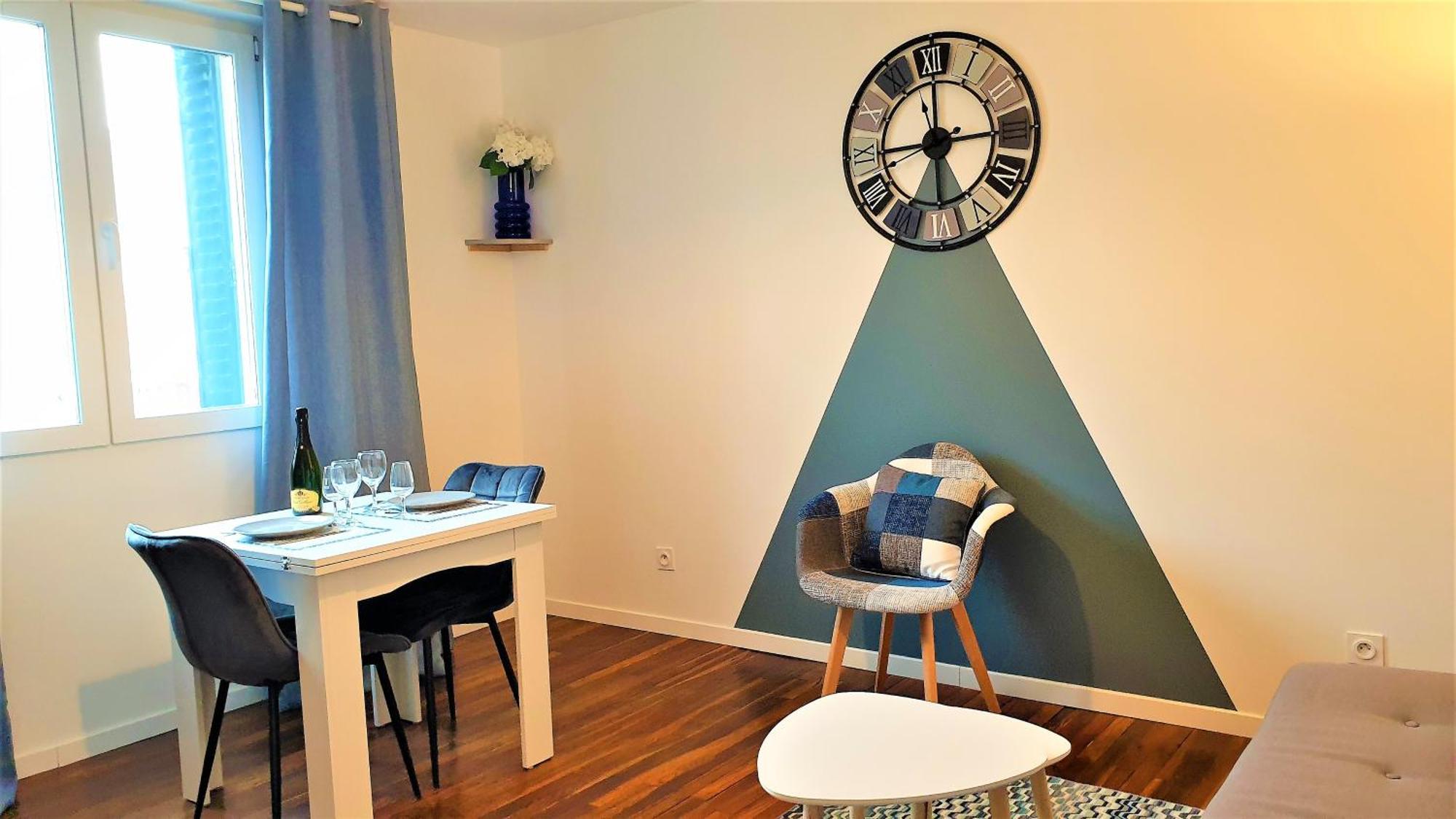 Apartment Joli F2 Plein Centre Cote Gare-velo-climatisation *